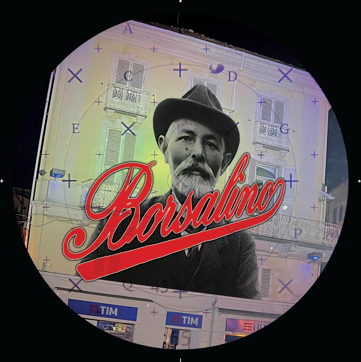 Da Napoleone a Umberto Eco un videomapping in piazza